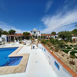 https://luxury-villa-claudia.catalonia-hotels.com